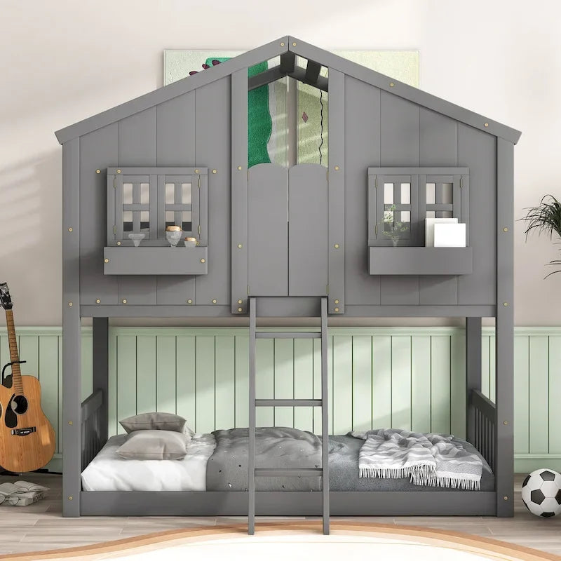 Lit superposé cabane jumeau sur jumeau avec toit, fenêtre, jardinière, porte, barrières de sécurité et échelle, gris