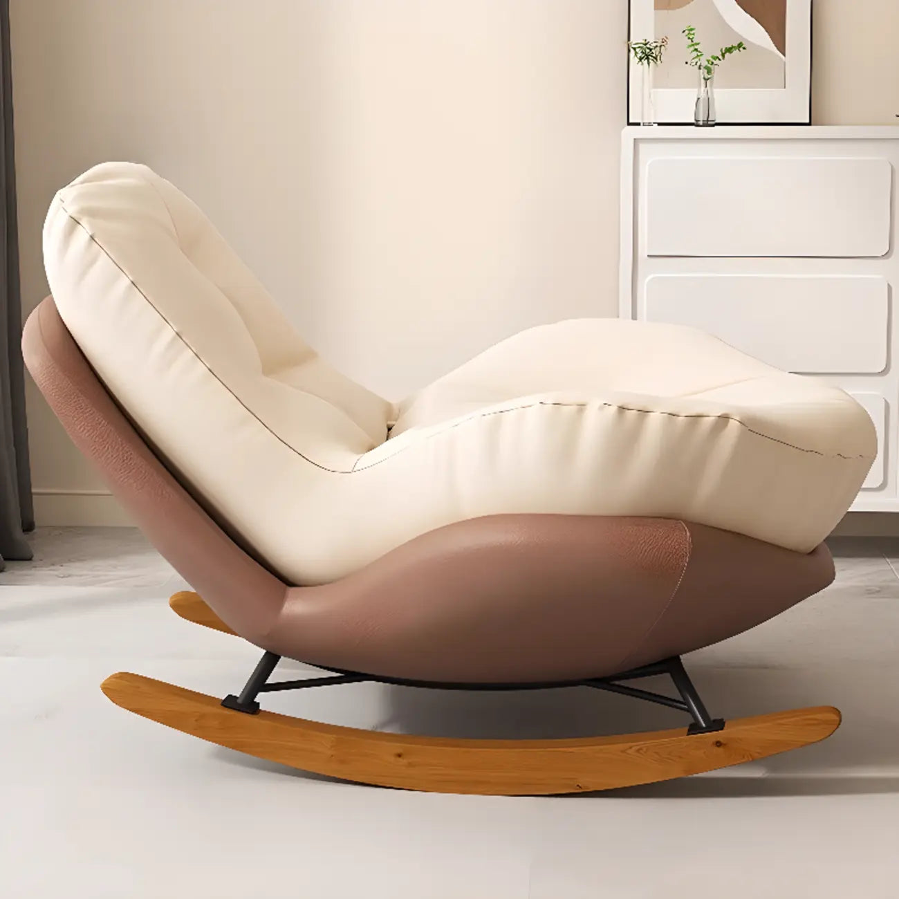 Fauteuil à bascule scandinave rembourré avec ottoman en option