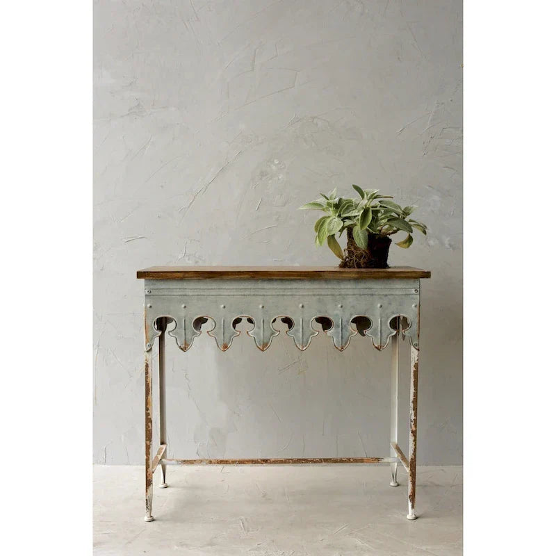 Console en métal finition zinc et bois à bord festonné