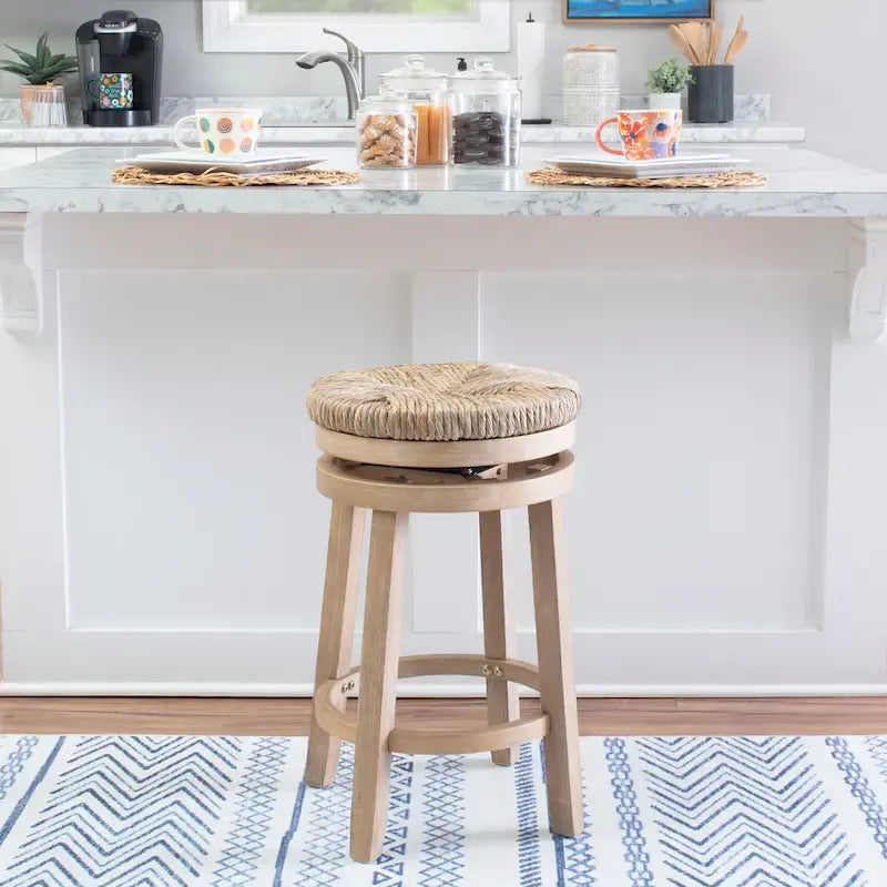 Tabouret de comptoir pivotant sans dossier Maya avec assise en jonc de mer