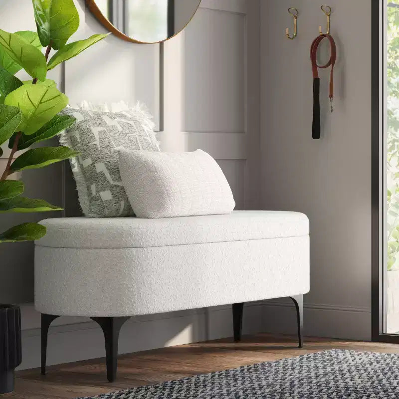Banc de rangement en bouclette crème avec pieds en métal, design ovale sans accoudoirs
