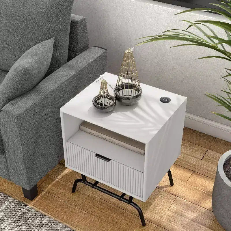 Table d'appoint moderne avec ports USB, 1 tiroir et étagère ouverte, noir et vert, 45,7 cm L