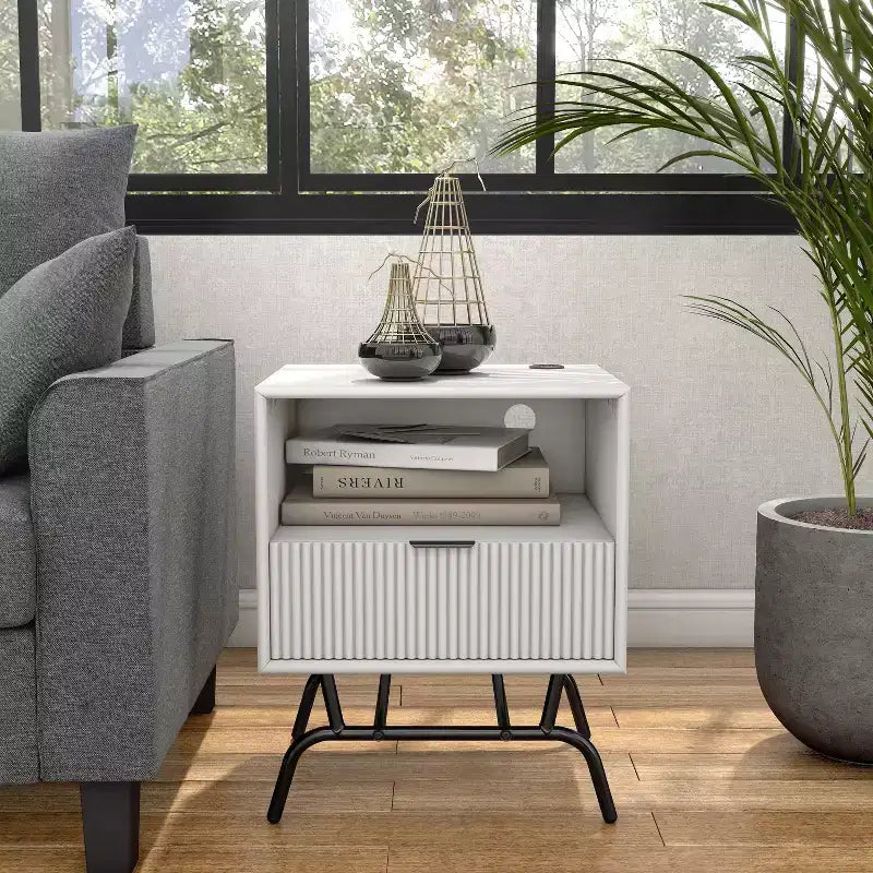 Table d'appoint moderne avec ports USB, 1 tiroir et étagère ouverte, noir et vert, 45,7 cm L