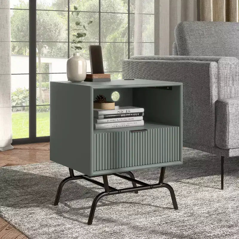 Table d'appoint moderne avec ports USB, 1 tiroir et étagère ouverte, noir et vert, 45,7 cm L