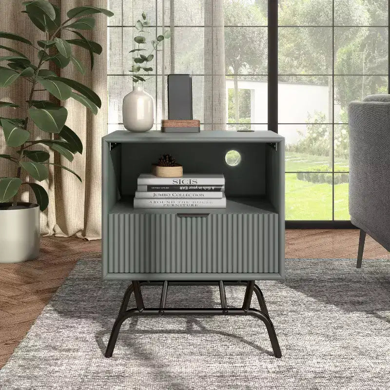 Table d'appoint moderne avec ports USB, 1 tiroir et étagère ouverte, noir et vert, 45,7 cm L