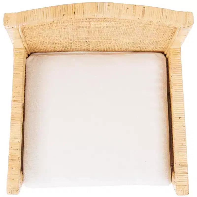Fauteuil d'appoint Sarai rembourré, dossier capitonné, pieds dorés, pour salon et chambre