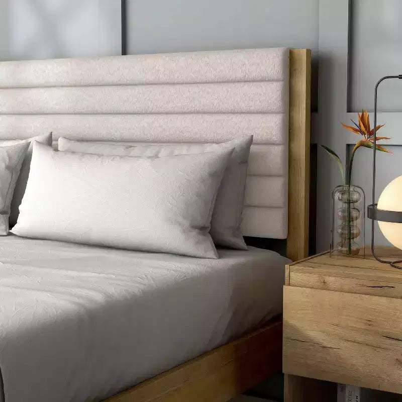 Lit plateforme Queen Belna avec revêtement en tissu bouclette, sommier tapissier non requis
