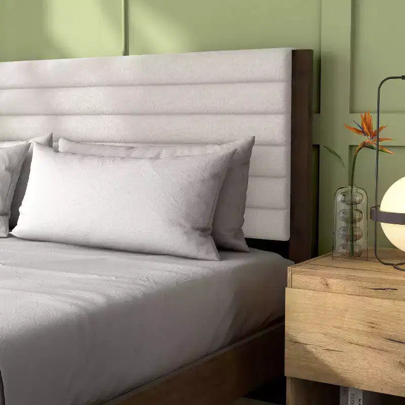Lit plateforme Queen Belna avec revêtement en tissu bouclette, sommier tapissier non requis
