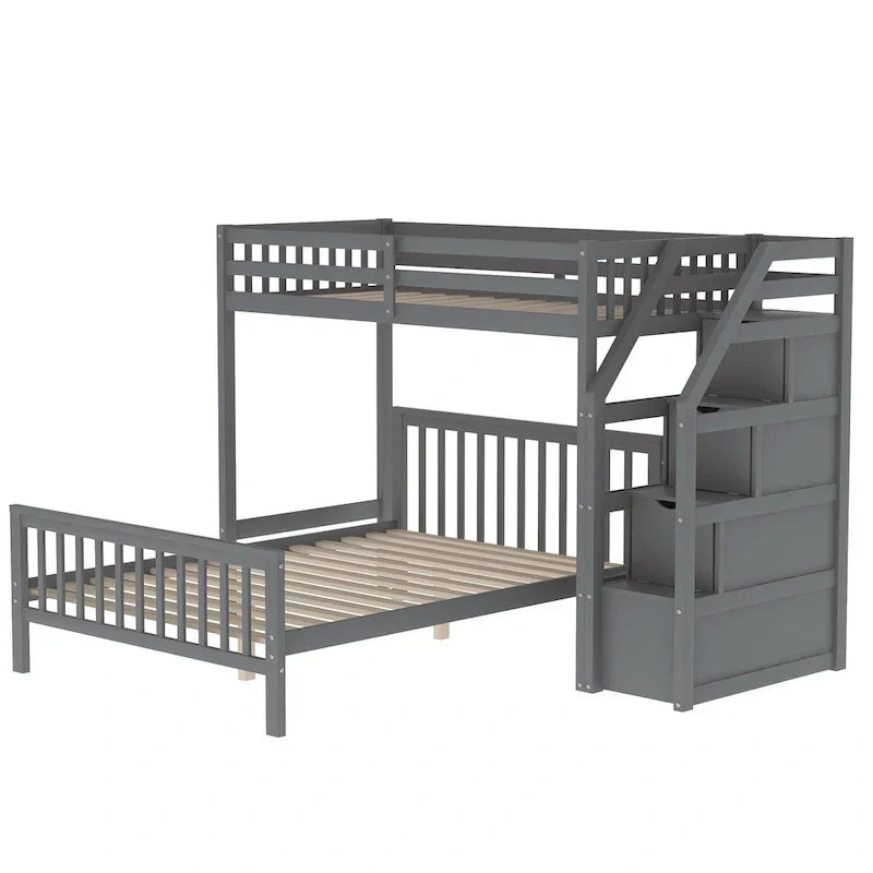 Lit mezzanine double sur lit double en bois avec escalier, balustrades hautes et échelle