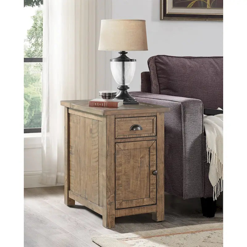 Table d'appoint de chevet Monterey en bois massif avec prises de courant cachées