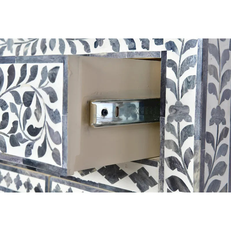 Meuble d'appoint incrusté d'os Firoz de Steve Silver